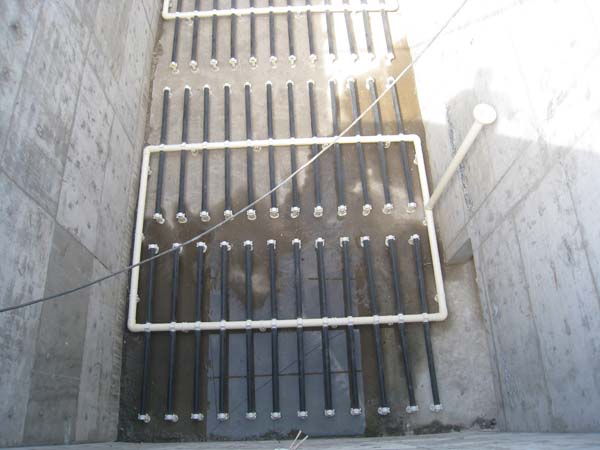 管式曝氣器現場安裝圖1