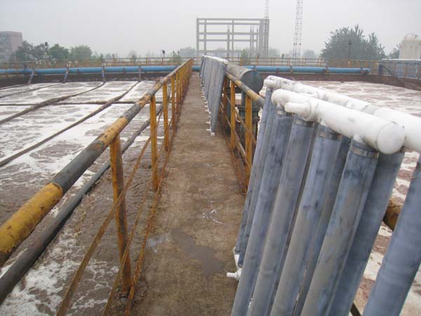 懸掛鏈曝氣器現場安裝圖2
