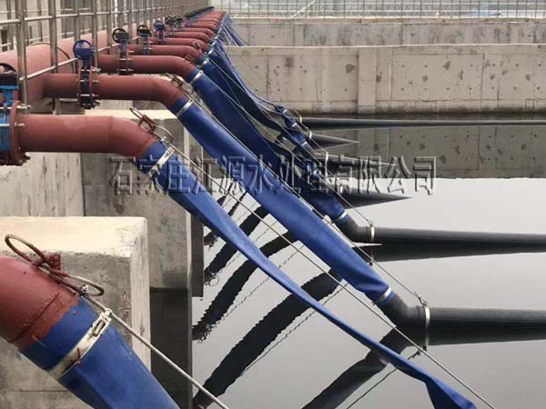 懸掛鏈曝氣器四管式安裝現場圖1